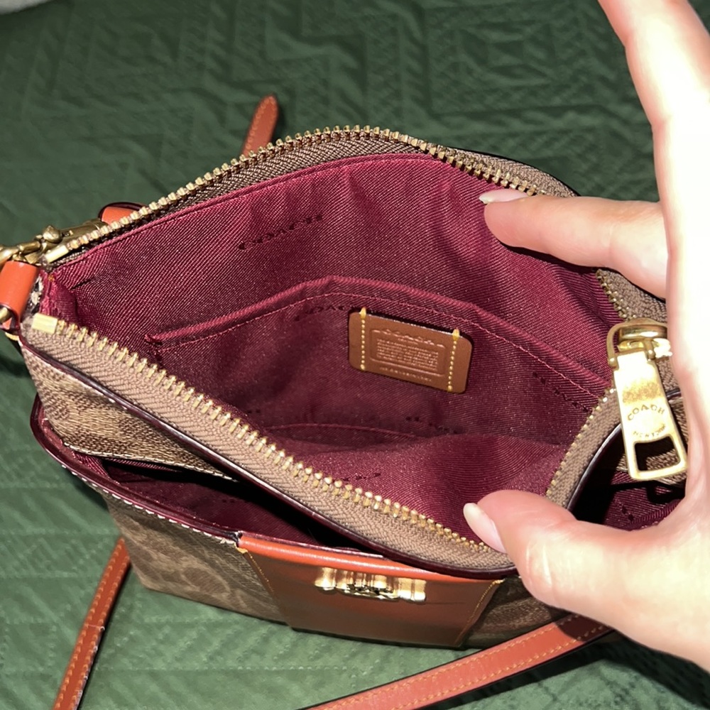 Coach shoulder bag only - Picture 3 of 3